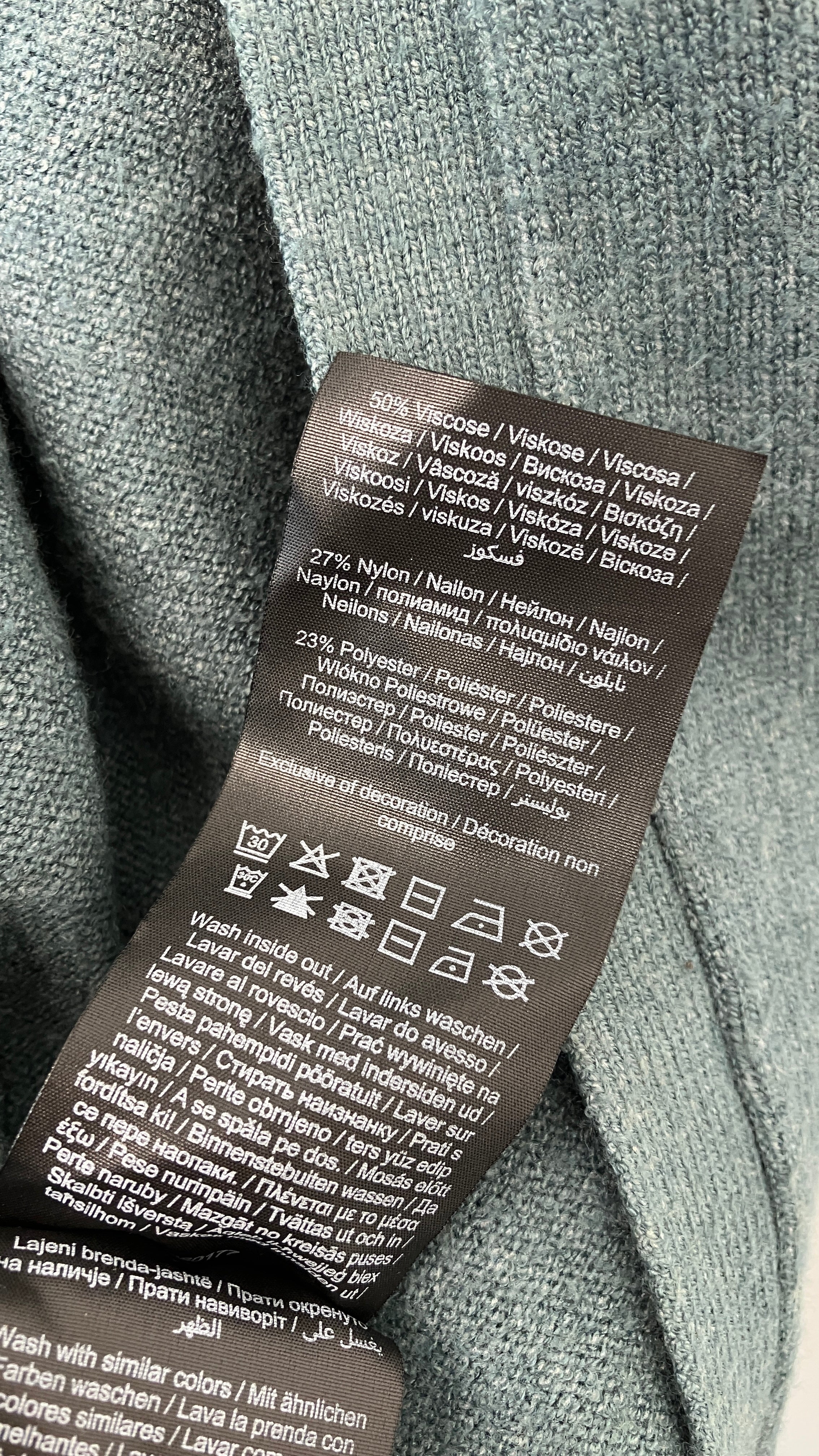 Vila Cardigan